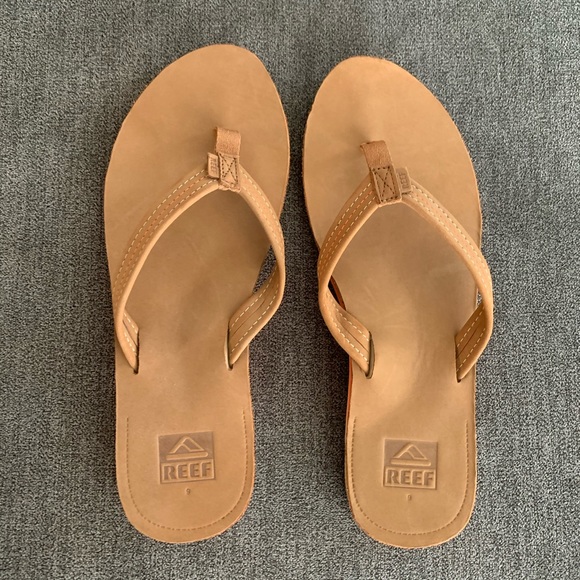 Reef Womens Voyage Lite Leather Flip Flops